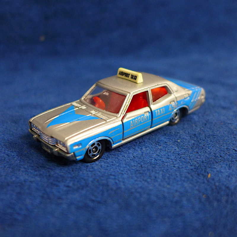 トミカ 日本製 黒箱 28 ニッサン セドリック タクシー 当時物 絶版 箱