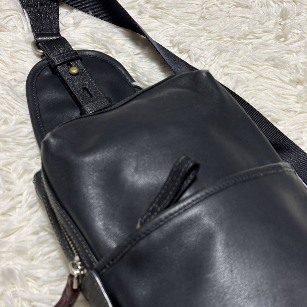 Paul Smith 高級感 メンズ レザー ボディバッグ ショルダーバッグ