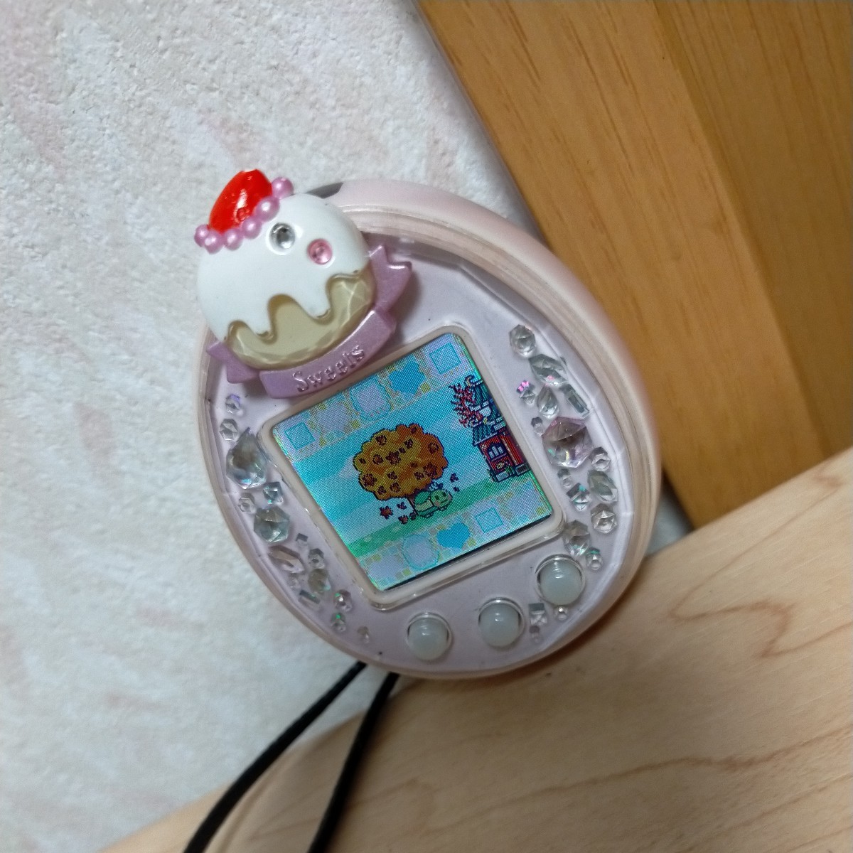 送料無料 たまごっち ぴーす ピンク ベリースイーツver. デコピアス