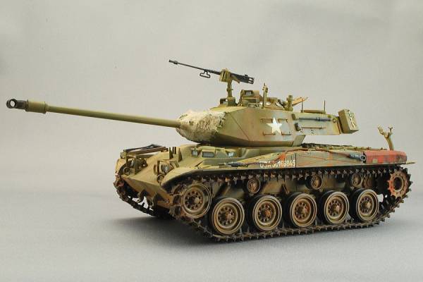□完成品1/35 U.S.M41A3軽戦車 ウォーカーブルドッグ□(完成品)｜売買