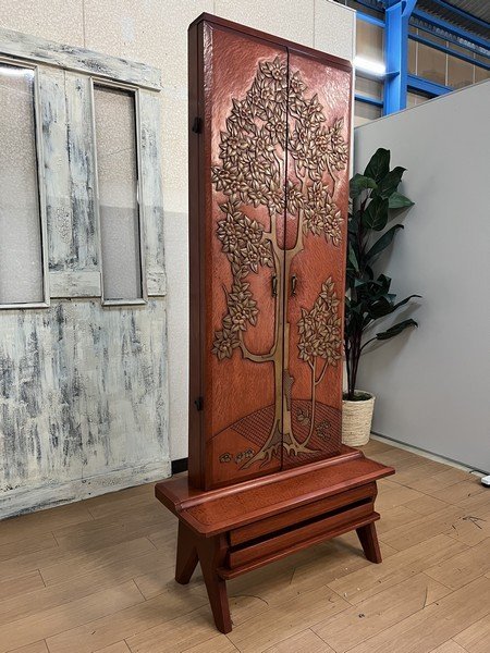 Ψ骨董品【 三面鏡 / 彫刻 伝統工芸品 朱色 漆塗り 姿見 和家具 和室
