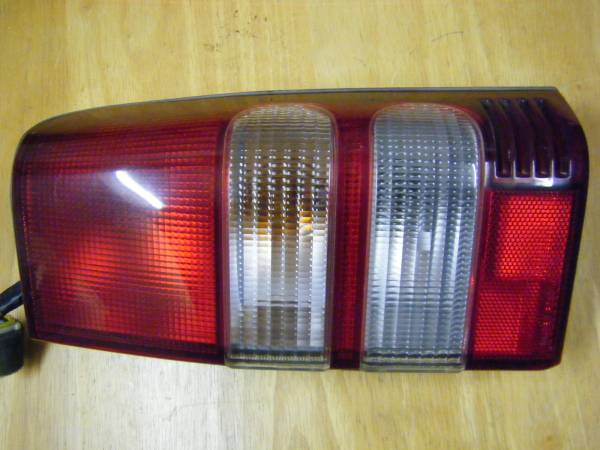 H51 H56 パジェロミニ　右テールランプ　中古_2