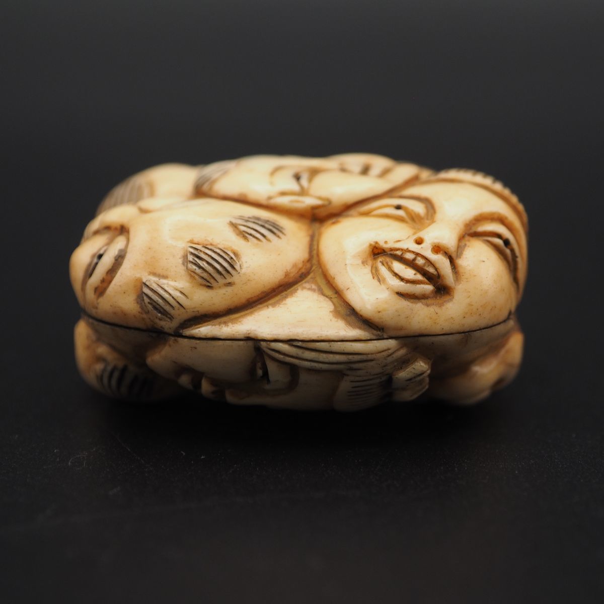 Y637 1円 アンティーク 天然素材 饅頭根付 人面 彫刻 時代物 年代物