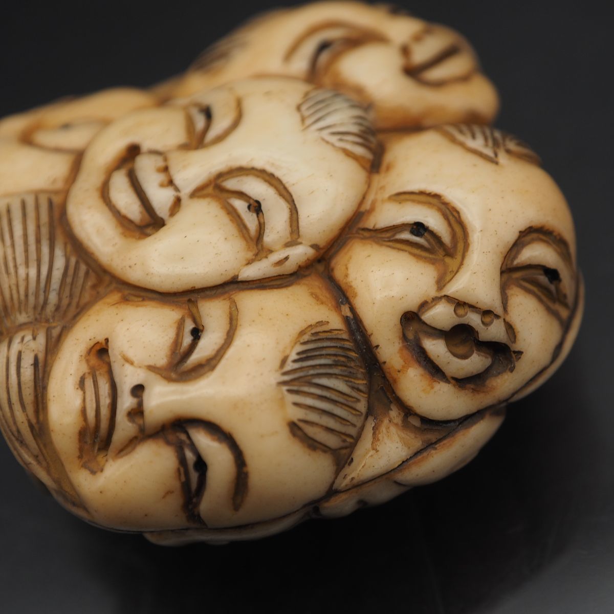 Y637 1円 アンティーク 天然素材 饅頭根付 人面 彫刻 時代物 年代物