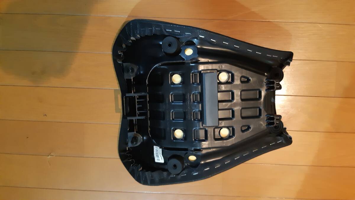 カワサキ　Z900用　純正ハイシート_5