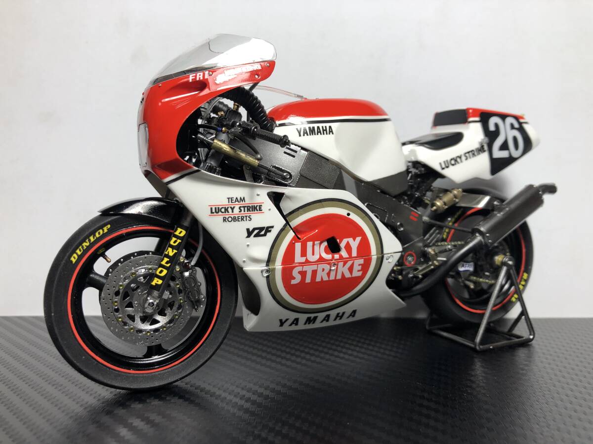 フジミ 1/12 チーム ラッキーストライク ロバーツ ヤマハ YZF750 1987