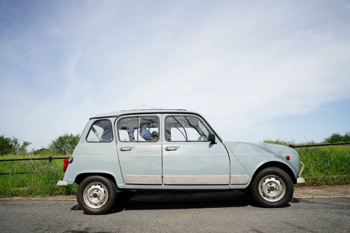 ルノー４　（キャトル）ＧＴＬ　車検あり　ブルーグレー　シート張替え済_2