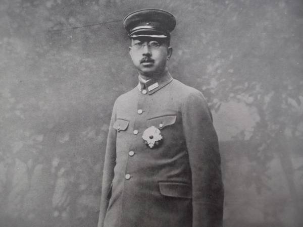 ☆ 日本軍 昭和天皇 軍装姿 御御影 (写真)(ミリタリー)｜売買された