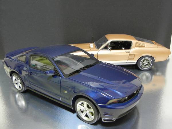 Aa 1/18　フォード マスタング GT 2010 ダークブルーメタリック