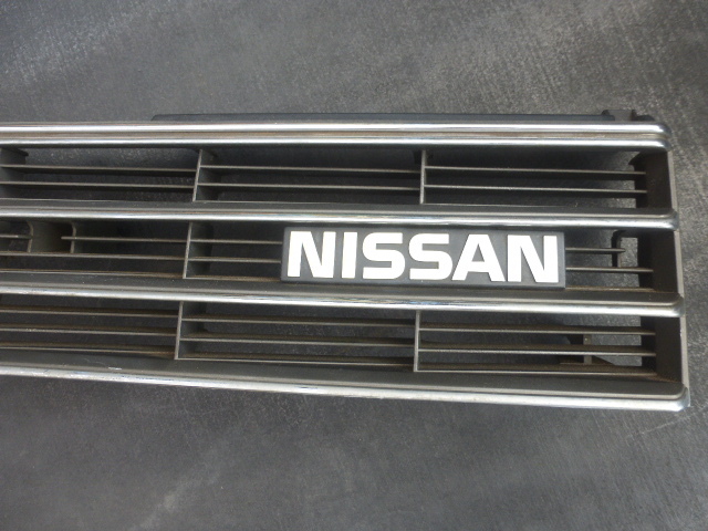 30レパード 510ブルーバード？？ 日産純正不明グリル きれい(フロント