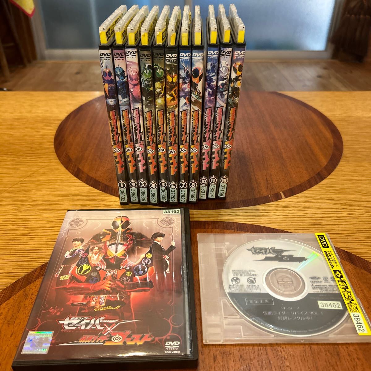 計13巻セット レンタルDVD 仮面ライダーゴースト 全12巻＋セイバー 