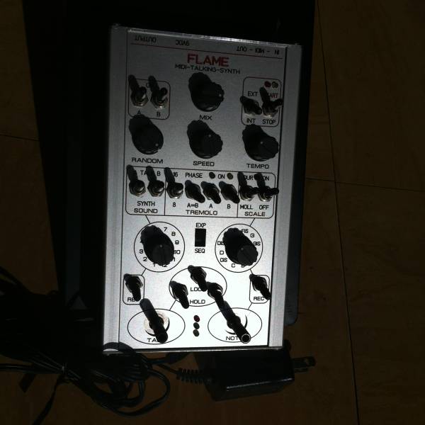 FLAME TALKING SYNTH 【ジャンク品】 FLAME_uMM.jpg