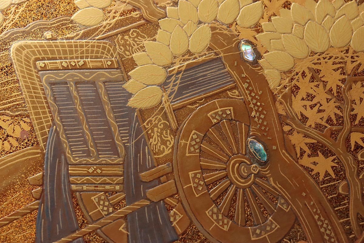 輪島塗 蒔絵師 久世宗春 山水金蒔絵 冠卓 二段卓 花台 黒塗【MA189】 DS946 【蒔絵師 久世宗春 作】輪島塗 金梨地 御所車蒔絵冠卓 幅54.5cm