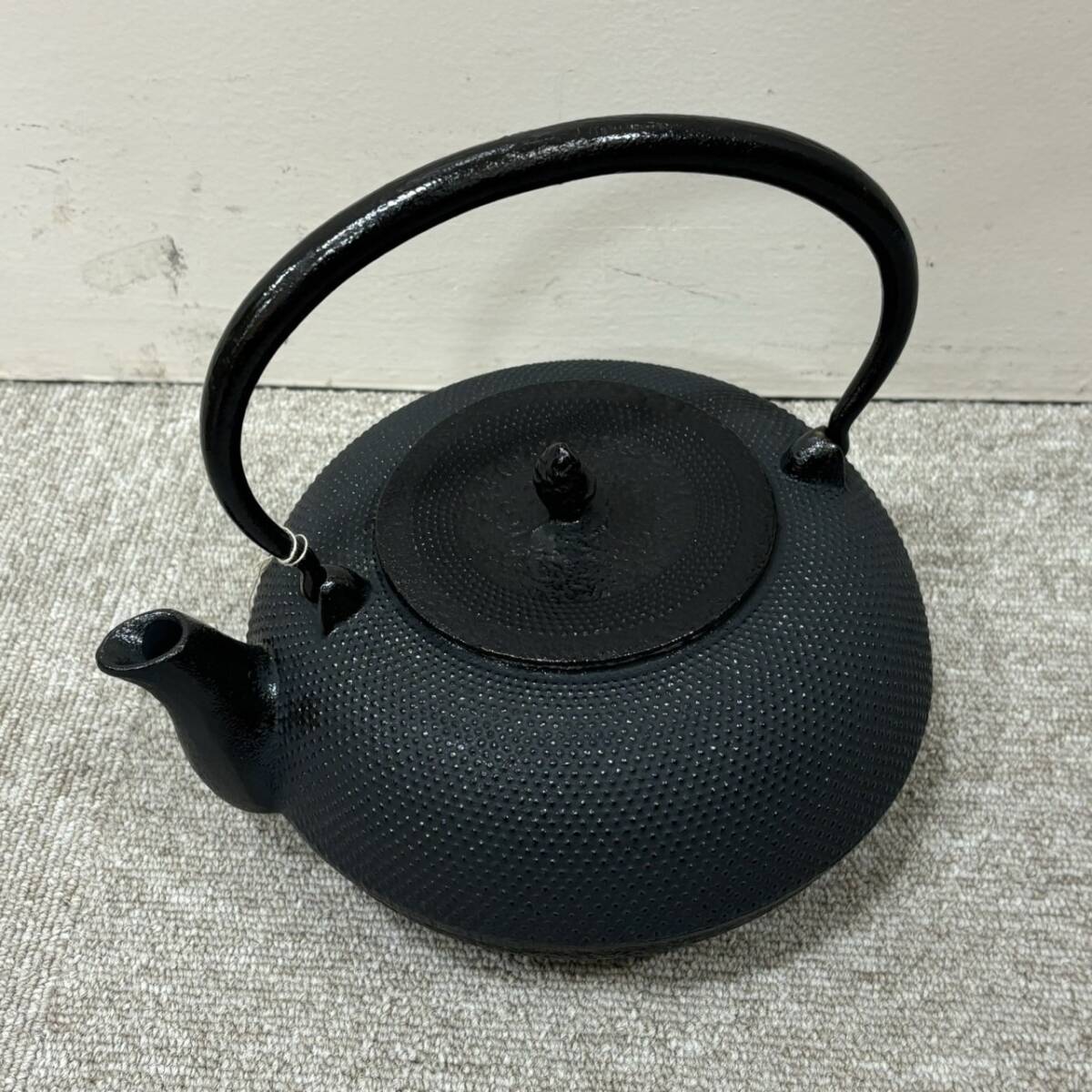 TOA-3871】南部鉄器 南部鉄瓶 鍋元鋳造 平丸アラレ 1.7L 工芸品