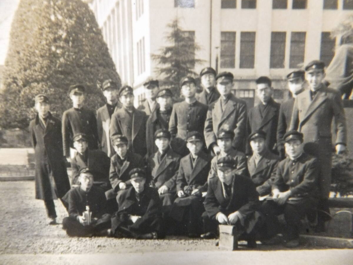 　＊②戦時 昭17~18 大隈重信像 早稲田(早大)学舎 古写真「大隈重信像と学舎 集合写真」早稲田大学 学徒出陣 第78振武隊 沖縄特攻出撃　＊_4