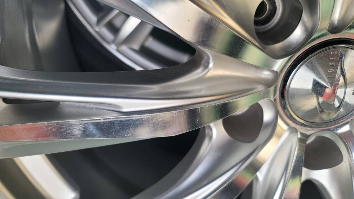 ウェッズ レオニス 18インチ 8J+42 114.3/5H 225/45R18 クラウン