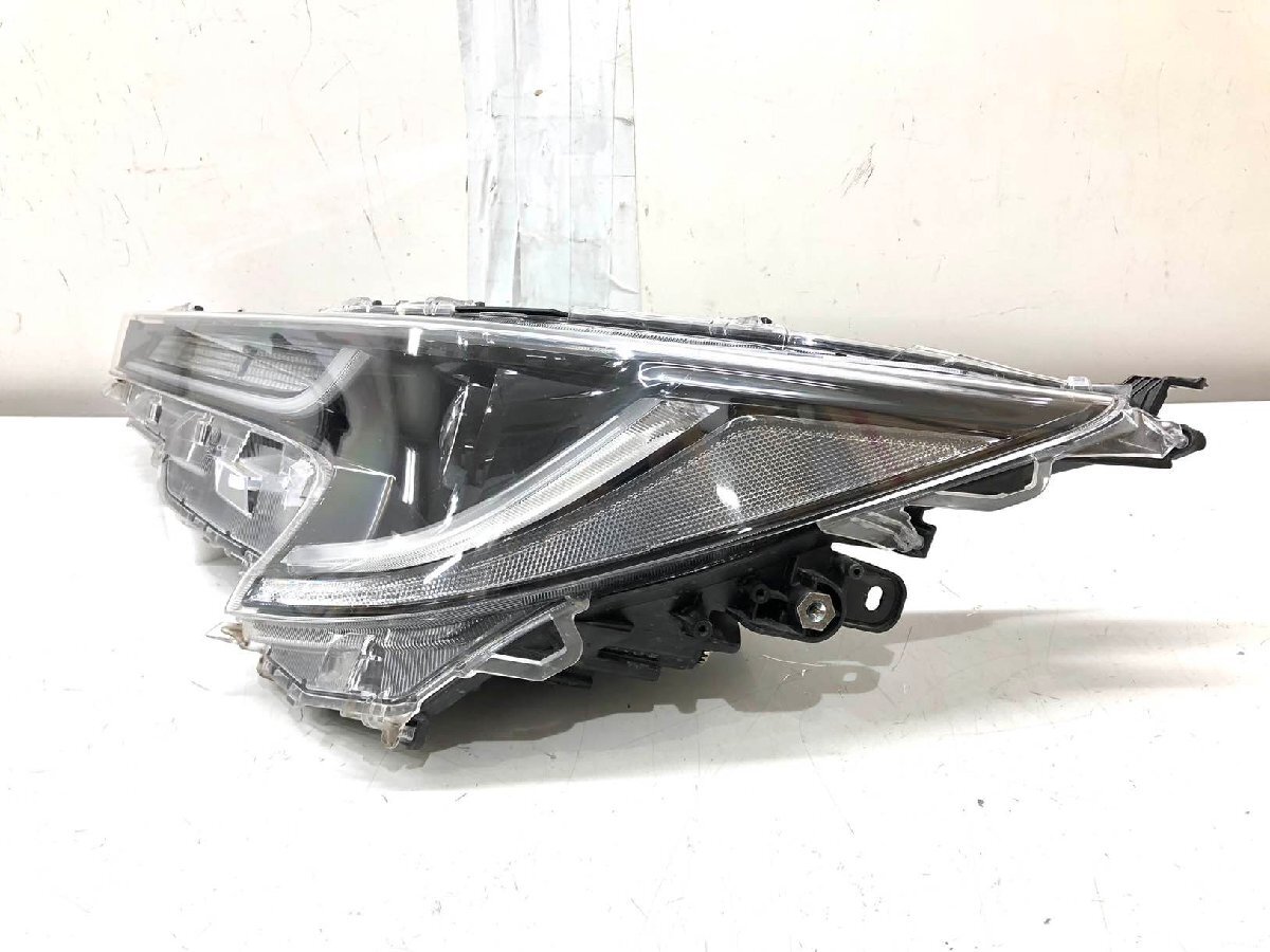 ♪美品♪カローラ ツーリング NRE210 前期 純正 ヘッドランプ 左 LED KOITO12-632 刻印M（Z7-44ｍ） NRE210 純正 ツーリング ② R61220 型式:3BA-NRE210W｜カローラツーリング(トヨタ)の総合情報