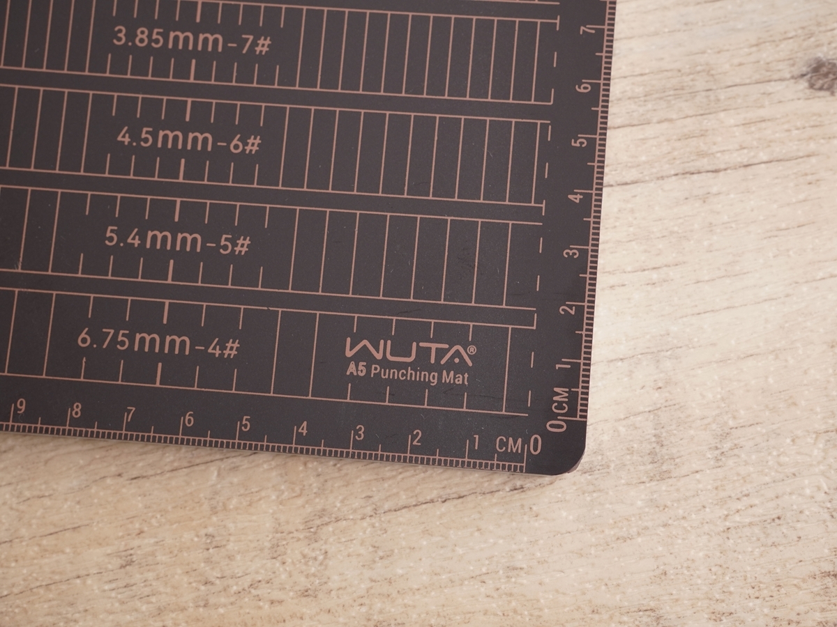パンチングマット（カッターマット）　A5サイズ　WUTA製　8ミリ厚リバーシブル_9
