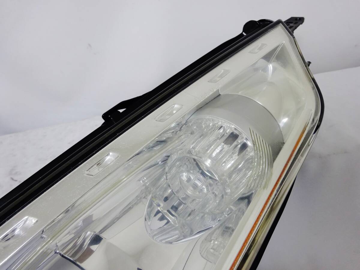 フェアレディZ Z34 磨クリーニング済 群馬県 バージョンST 美品 磨クリーニング済 フェアレディZ Z34 純正 ヘッドライト ヘッドランプ 左右 KOITO 100-63055 HCR-627 ステー欠損無 右 左 ①
