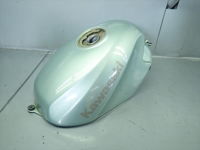 β241106-4 カワサキ ZZ-R250 ZZR EX250H (H9年式) 燃料タンク フューエルタンク 漏れ無し！小凹み有り！ カワサキ ZZ-R250 ZZR カワサキ（KAWASAKI） 価格.com Wikipedia