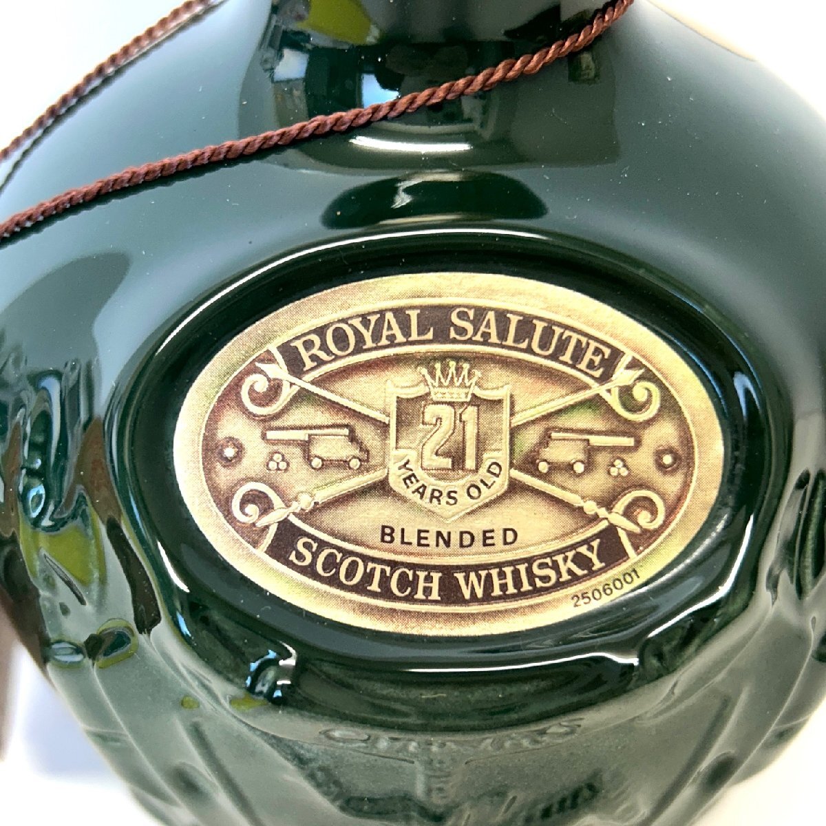 SALUTE 21 緑 ロイヤルサルート ROYAL SALUTE 21年 緑陶器ボトル 700ml