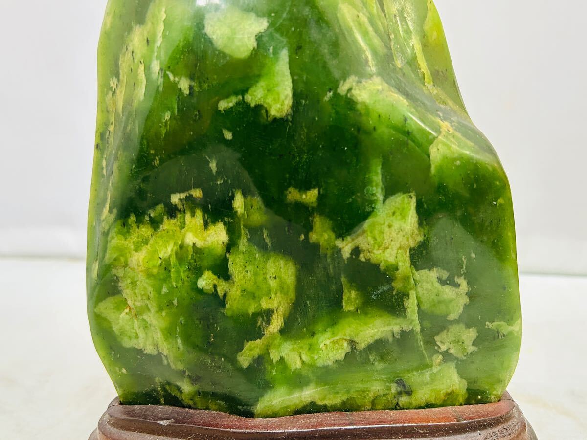 原石 天然翡翠 ネフライト 緑石 約1.3kg 台座付 鑑賞石 自然石 天然石