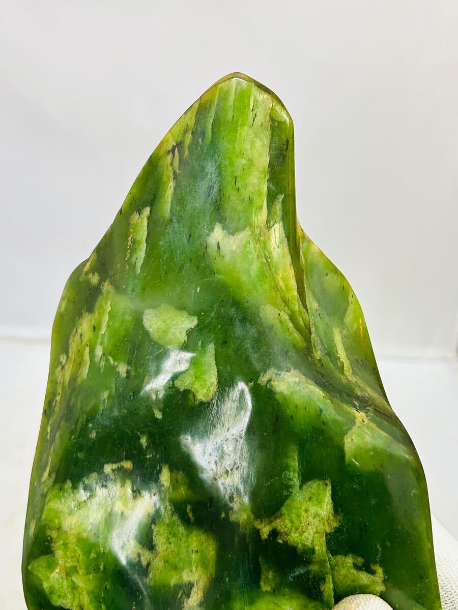 原石 天然翡翠 ネフライト 緑石 約1.3kg 台座付 鑑賞石 自然石 天然石