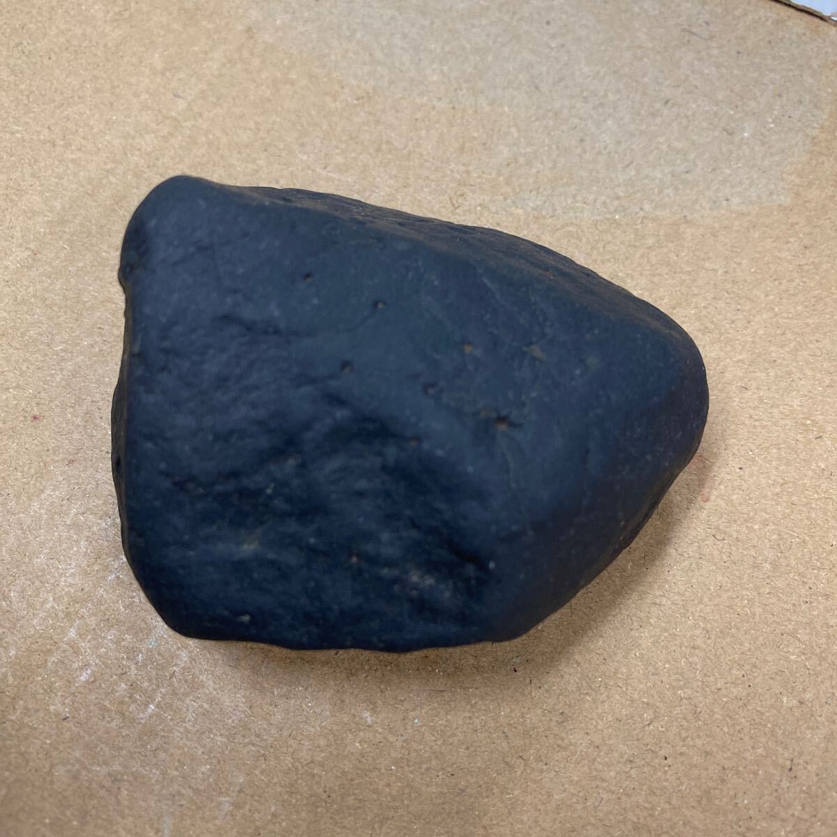 ZA- 102新疆火山 隕石 原石 鉄隕石 天然石 自然石 磁石にくっ付く 隕石