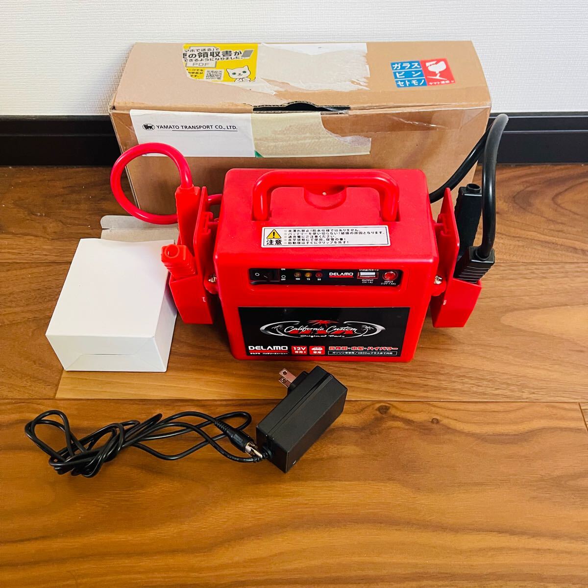 DELAMO デルアモ 12V車用 ジャンプスターター バッテリーブースターパック ケーブル内蔵 USB出力搭載 充電器付 ER-392 ほぼ