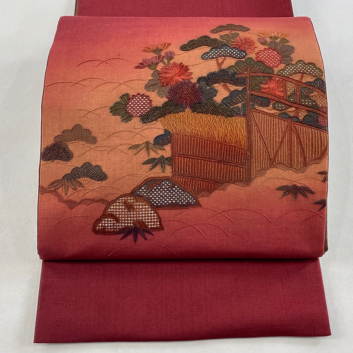 袋名古屋帯 美品 秀品 紬地 垣根 松 刺繍 赤 正絹 【中古】 【公式通販】