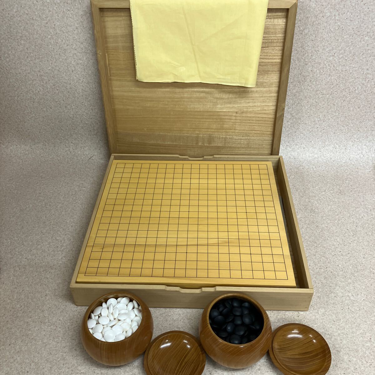 碁笥（棋子盒） 公式黒木碁石店 日向特製蛤碁石・本榧碁盤の 囲碁 