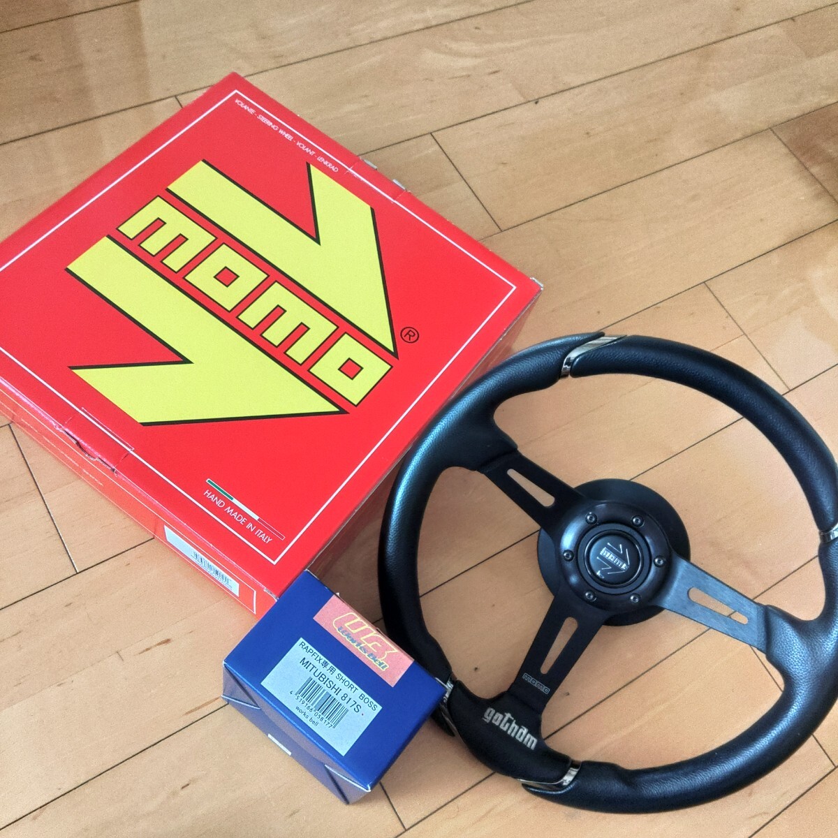 デリカスペースギア取り外し　MOMO35パイ　ゴッサム　ワークスベルボス付き　美品　送料_1