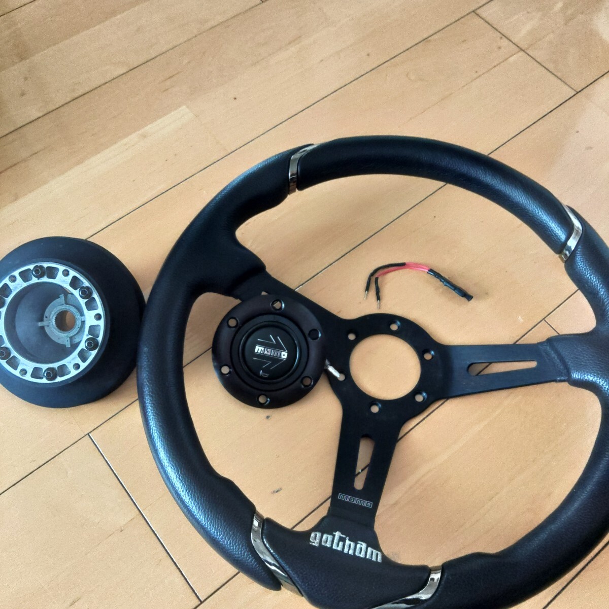 デリカスペースギア取り外し　MOMO35パイ　ゴッサム　ワークスベルボス付き　美品　送料_3