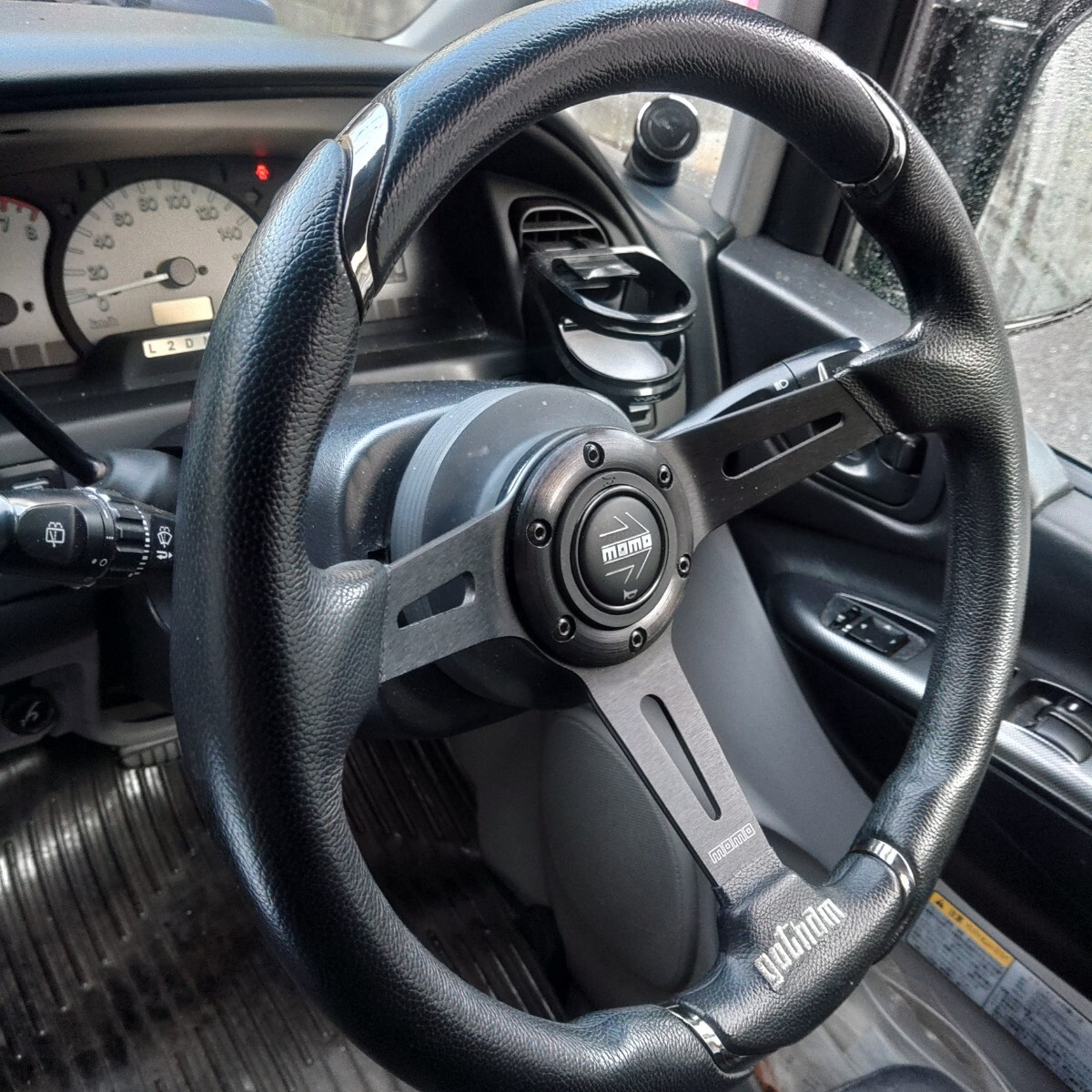 デリカスペースギア取り外し　MOMO35パイ　ゴッサム　ワークスベルボス付き　美品　送料_6