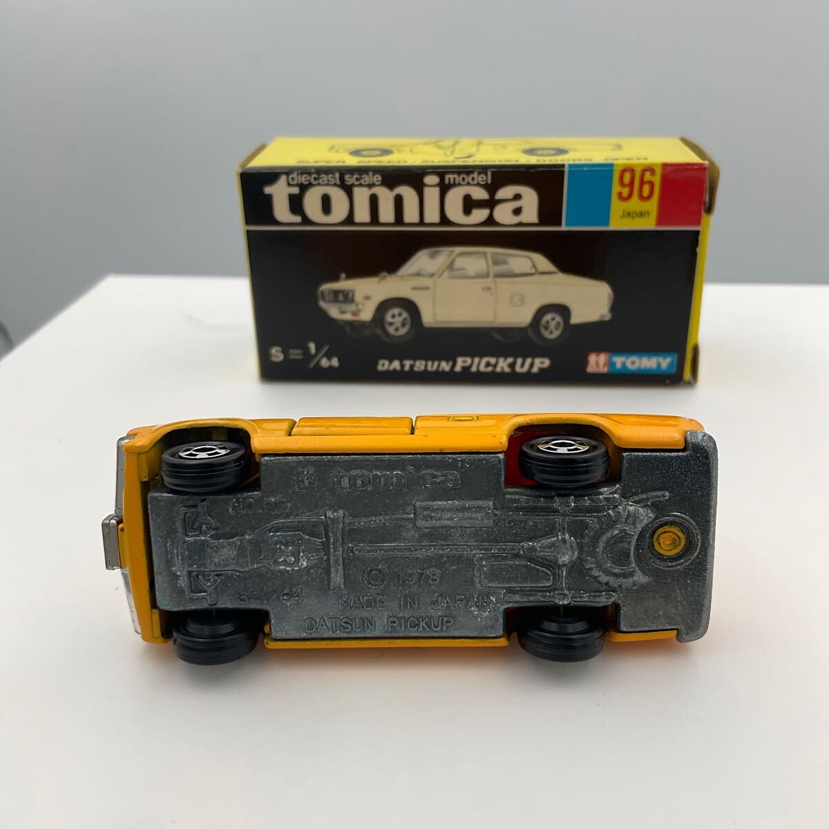 トミカ ダットサン ピックアップ【黒箱・日本製】 ダットサンピックアップ トミカ 黒箱日本製トミカ ダットサン