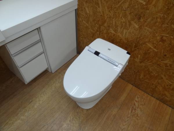 モデルルーム展示品◆TOTO◆タンクレストイレ◆TCF982/F