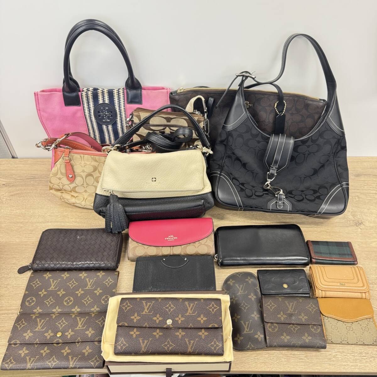 コーチ ルイヴィトン 1円 プラダ GUCCI PRADA グッチ セリーヌ 