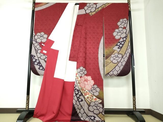 美品 正絹 振袖 やまと謹製 刺繍 駒刺繍 銀彩 絞り 紋意匠 紫 ピンク