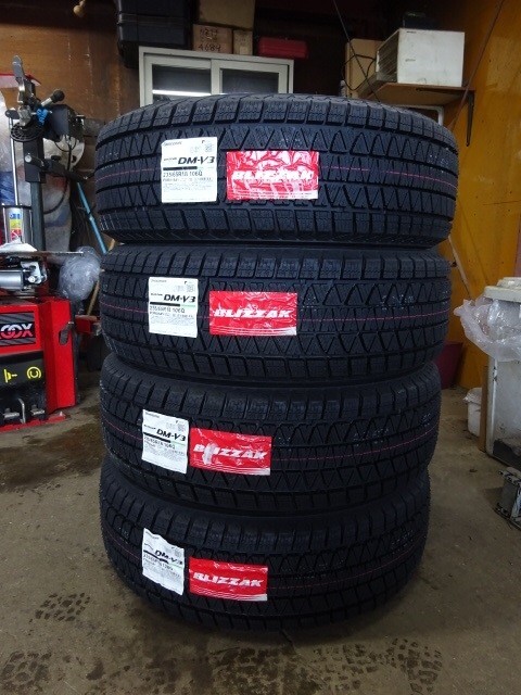 235/65R18 106Q ブリヂストン BLIZZAK DM-V3 新品スタッドレス 4本 235⁄65R18 106Q BLIZZAK 4本セット |タイヤ1番.com 2022年製