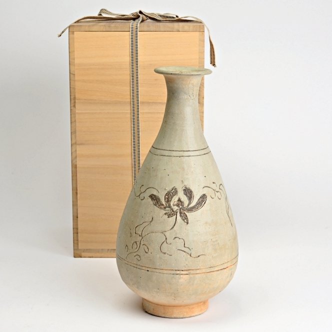 HL2708◇李朝 白磁 釘彫鉄砂花文 瓶 大徳利 箱付◇朝鮮美術 酒器 o(李
