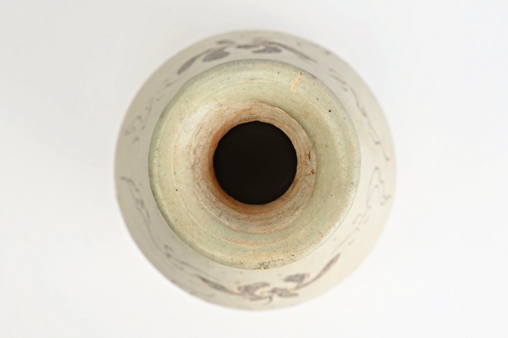 HL2708◇李朝 白磁 釘彫鉄砂花文 瓶 大徳利 箱付◇朝鮮美術 酒器 o(李