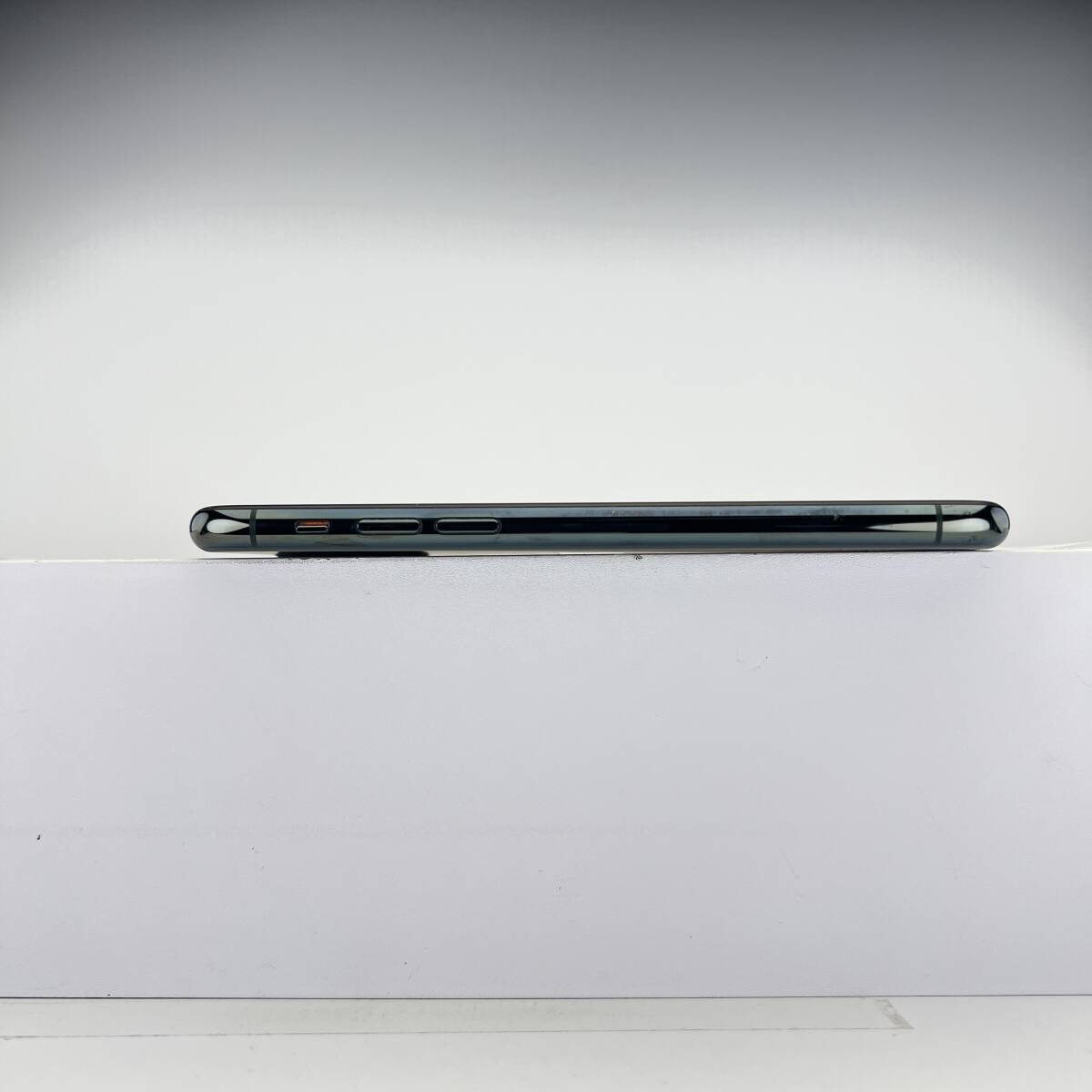 中古】iPhone11 Pro 64GB ミッドナイトグリーン MWC62J/A AU版SIM 