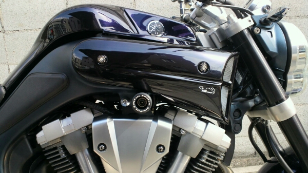 ヤマハ　MT01　サイドカウル　送料無料