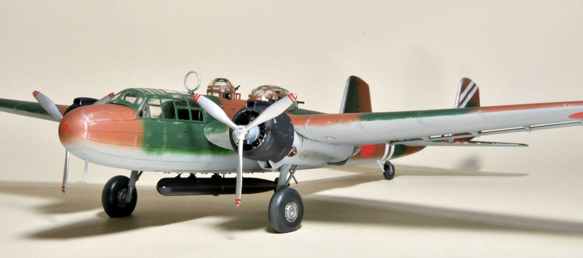 プラモデル完成品★日本海軍９６式陸上攻撃機２２型、雷装★ハセガワ１／７２_6