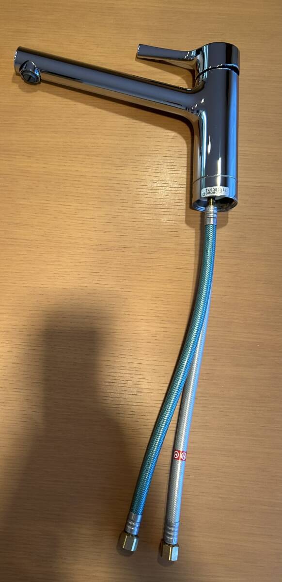 TOTO キッチン水栓 シングル混合水栓 / TKS05301J / 美品 / キッチンに設置する台座は新品 TOTO TKS05301J GGシリーズ キッチンワンホールシングルレバー混合水栓 キッチン用台付シングル混合水栓(エコシングル 生活堂