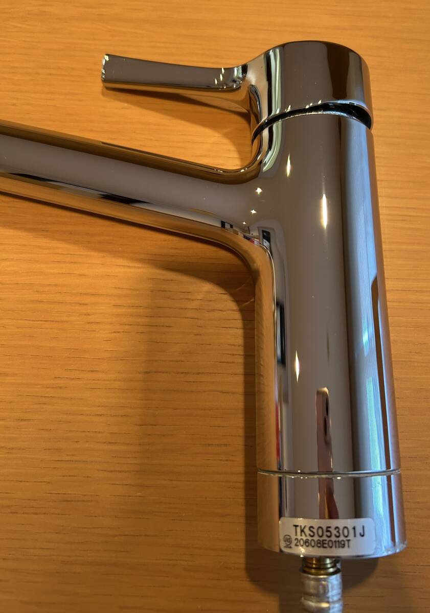 TOTO キッチン水栓 シングル混合水栓 / TKS05301J / 美品 / キッチンに設置する台座は新品 TOTO TKS05301J GGシリーズ キッチンワンホールシングルレバー混合水栓 キッチン用台付シングル混合水栓(エコシングル 生活堂