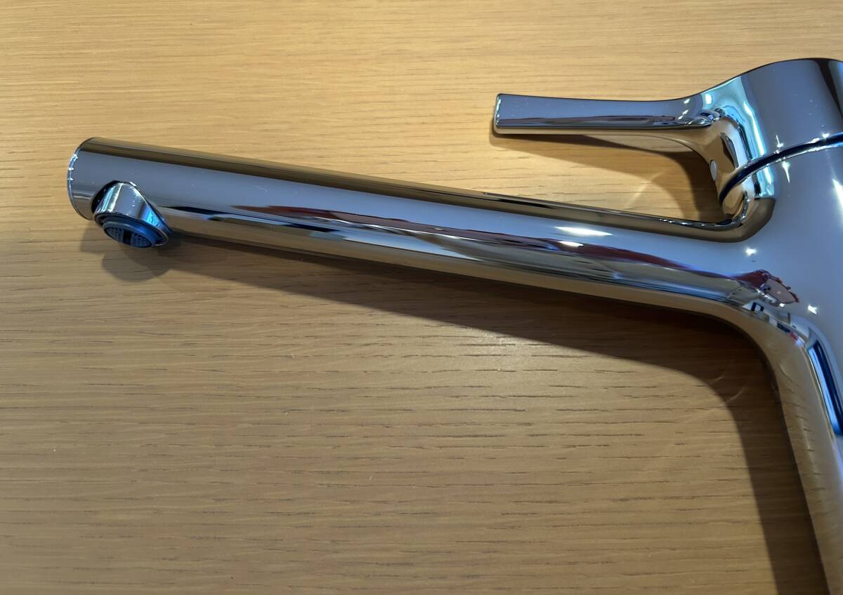 TOTO キッチン水栓 シングル混合水栓 / TKS05301J / 美品 / キッチンに設置する台座は新品 TOTO TKS05301J GGシリーズ キッチンワンホールシングルレバー混合水栓 キッチン用台付シングル混合水栓(エコシングル 生活堂