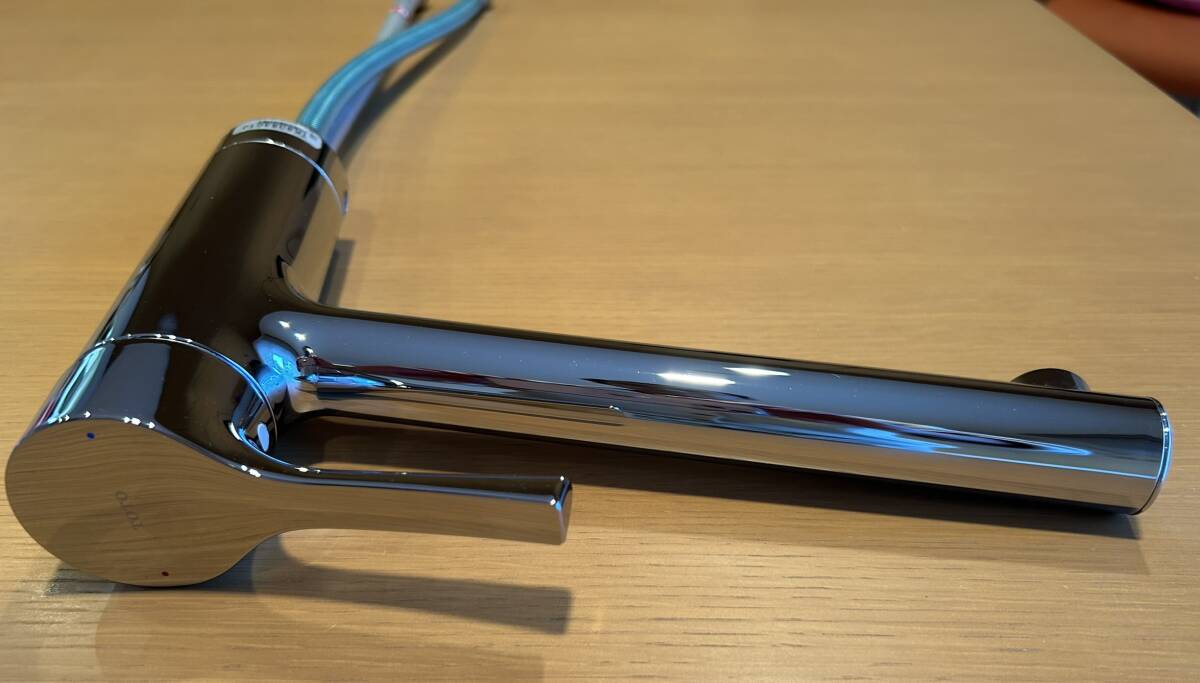 TOTO キッチン水栓 シングル混合水栓 / TKS05301J / 美品 / キッチンに設置する台座は新品 TOTO TKS05301J GGシリーズ キッチンワンホールシングルレバー混合水栓 キッチン用台付シングル混合水栓(エコシングル 生活堂