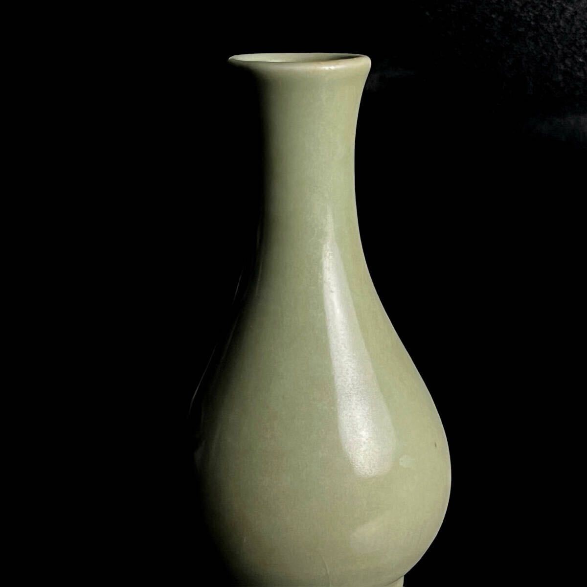 龍泉窯 青磁 花瓶 壺 龍泉中國 中国古美術 青】龍泉窯 青磁 花瓶 中国古玩 中国美術 旧家蔵出 BT36 【公式通販】