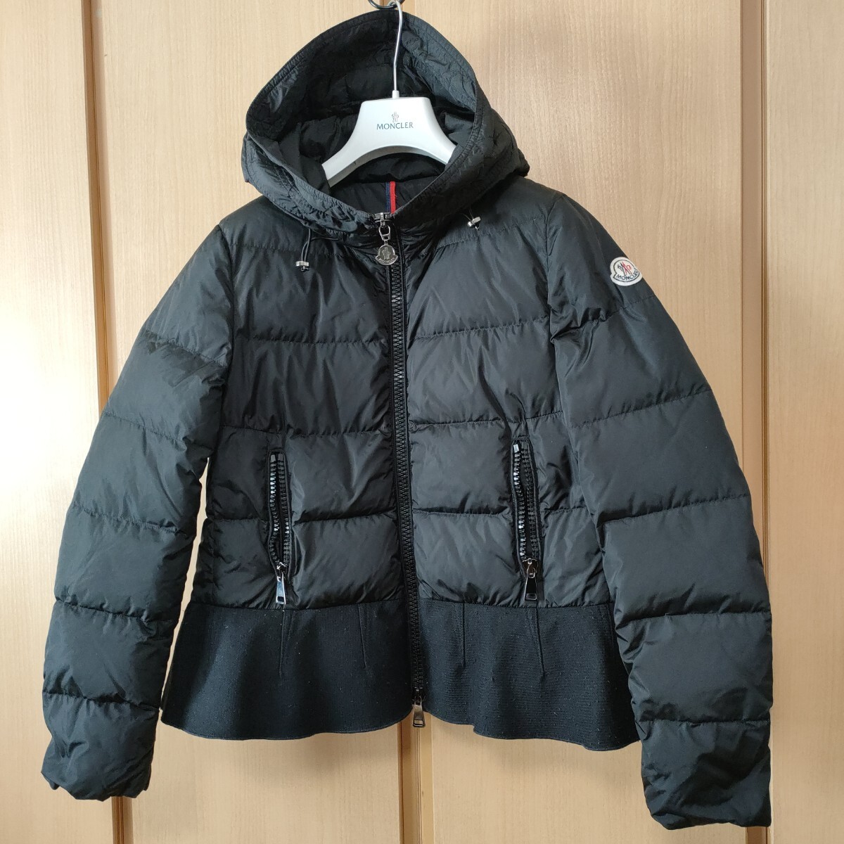 モンクレール　ダウン　NESEA モンクレール MONCLER NESEA ネセア ダウンジャケット ブラック 黒